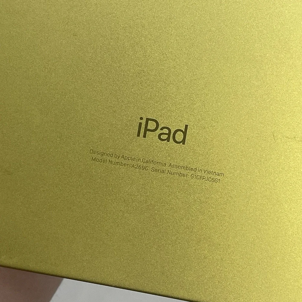 Apple iPad 10th Gen A2696 64GB Wi-Fi Only Yellow For Parts Minor Cracked Screen